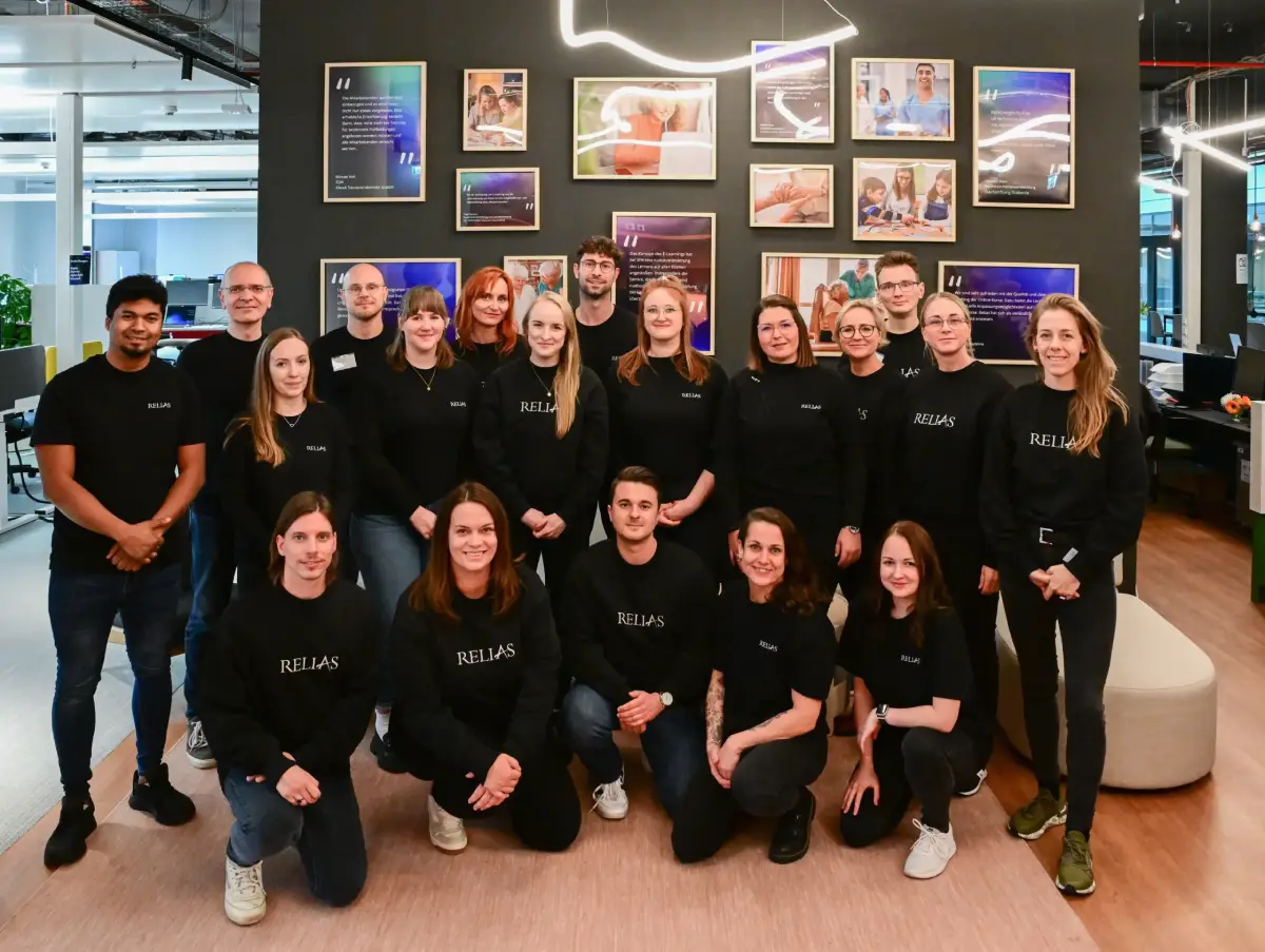 Auf dem Bild ist das Team von Relias zu sehen.