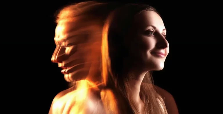 Symbolische Darstellung von gegensätzlichen Emotionen in einem Porträt.